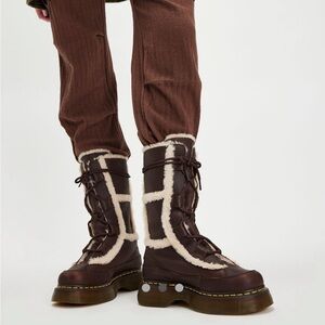 Dr martens ladies buzz lace warm lined boots size 10